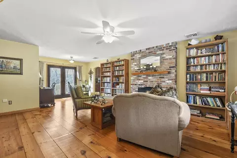4 Bradish Farm Rd, Upton, MA 01568 photo 5
