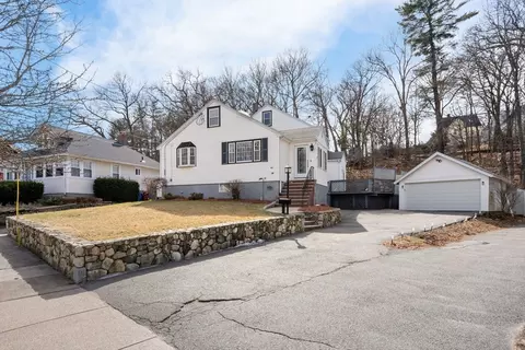 40 Hesseltine Ave, Melrose, MA 02176