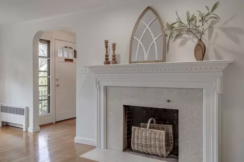 Entry Way - 29 Evergreen Rd, Reading, MA 01867 photo 1 of 2