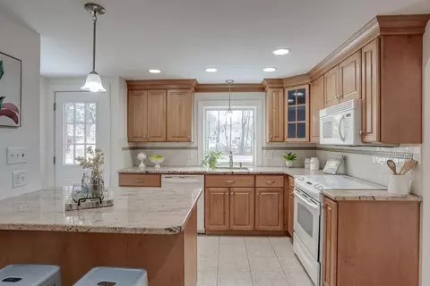 Kitchen - 29 Evergreen Rd, Reading, MA 01867 photo 2 of 3
