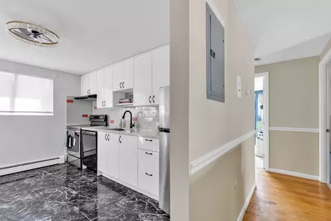 8 Woodcrest Ct #6, Weymouth, MA 02190
