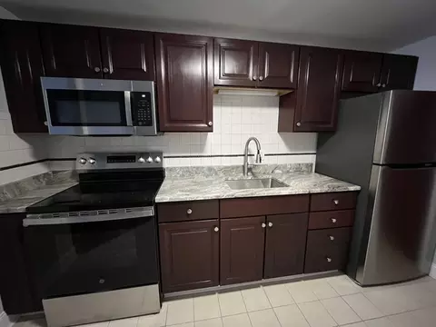 232 Low St #6, Newburyport, MA 01950