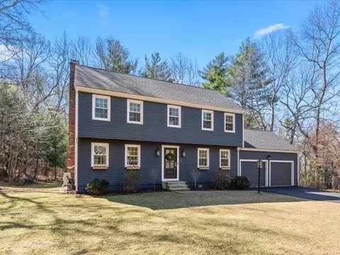 2 Harley Ln, Foxboro, MA 02035