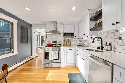 13 Eden St #3, Boston, MA 02129