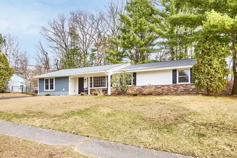 6 Richard Rd, Hudson, MA 01749