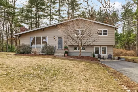 31 Meadowbrook Rd, Sudbury, MA 01776