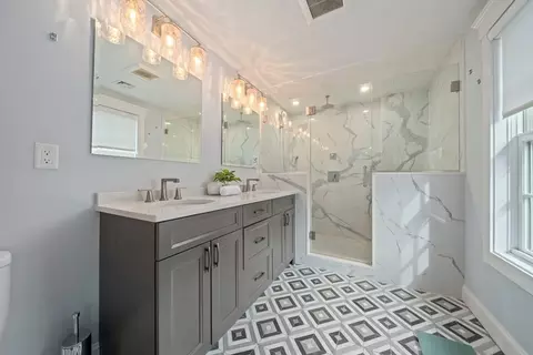 Bath - 249 York St, Canton, MA 02021 photo 2 of 4