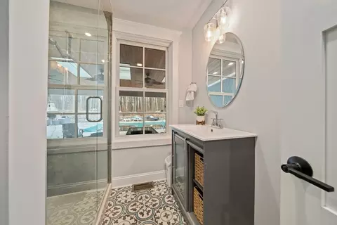 Bath - 249 York St, Canton, MA 02021 photo 1 of 4
