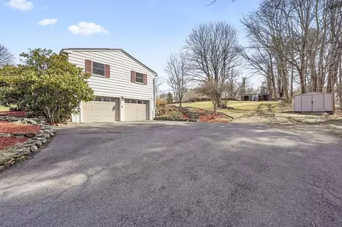 43 Colonial Dr, Athol, MA 01331 photo 2