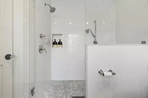 Bath - 6 Parkway Rd #1, Brookline, MA 02445 photo 2 of 3