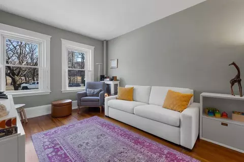 6 Parkway Rd #1, Brookline, MA 02445