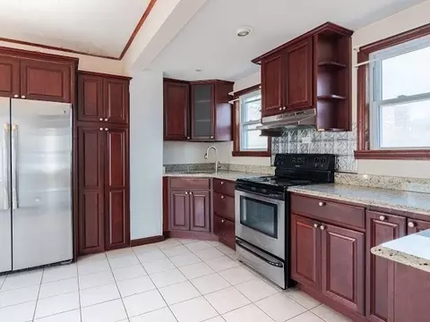 156 Dorchester St, Worcester, MA 01604