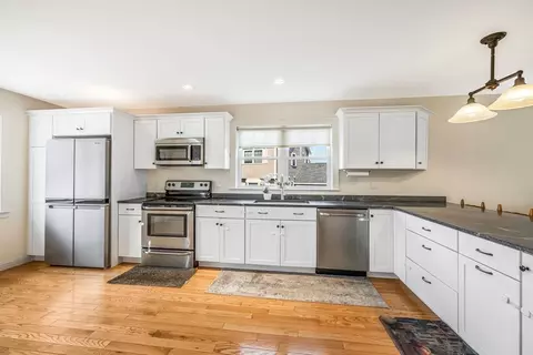 10 Gracie Ln #10, Swampscott, MA 01907
