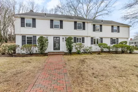 3 Dukes Rd, Wellesley, MA 02481