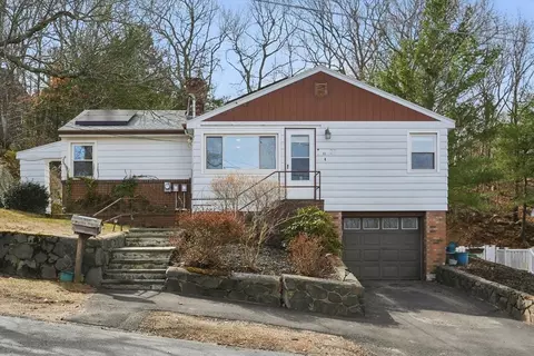 27 Cannon Rock Rd, Lynn, MA 01904