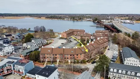 126 Merrimac St #11, Newburyport, MA 01950
