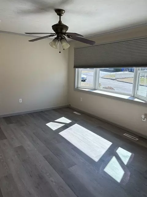 32 Ruby Rd, Springfield, MA 01108 photo 3