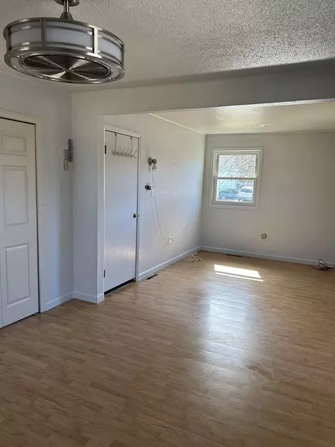 32 Ruby Rd, Springfield, MA 01108 photo 9