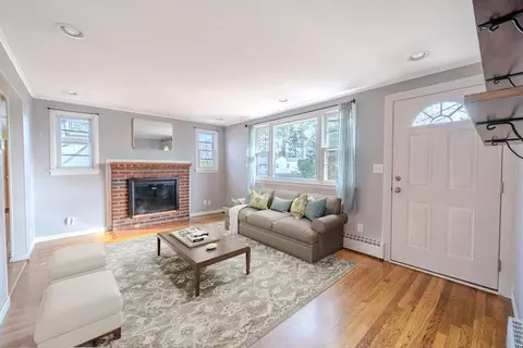 Living - 46 Burnham Rd, Lowell, MA 01852 photo 5 of 6