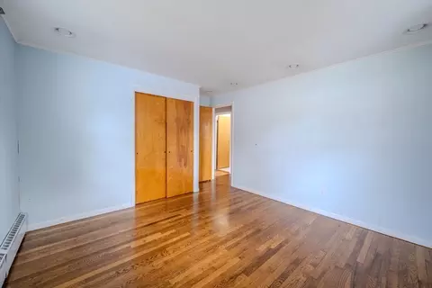 Bedroom - 46 Burnham Rd, Lowell, MA 01852 photo 2 of 3