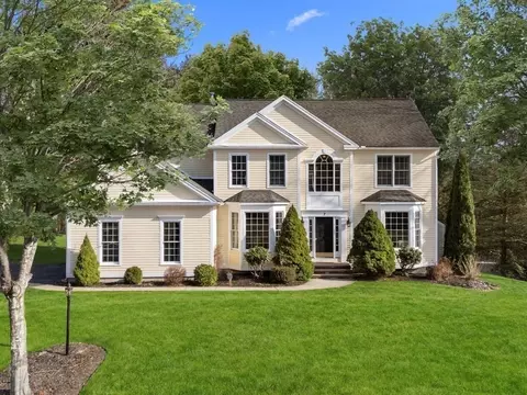 7 Rocklawn Rd, Westborough, MA 01581