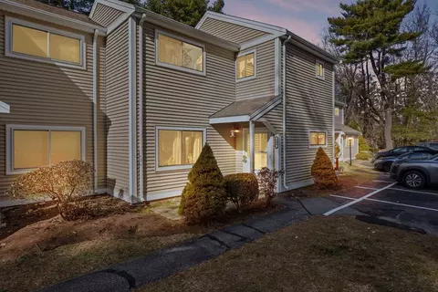 104 Dongary Rd #104, Easton, MA 02375