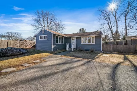 118 Boston St, Middleton, MA 01949