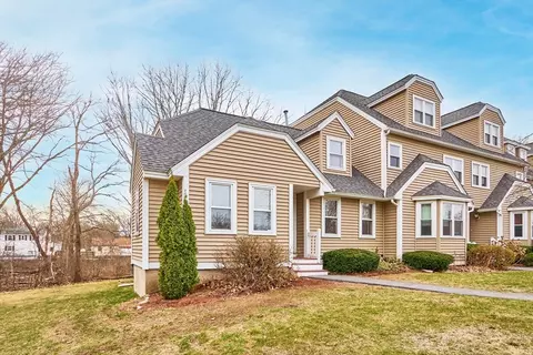 216 Merrimack Meadows Ln #216, Tewksbury, MA 01876