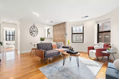 108 Gainsborough St #205W, Boston, MA 02115