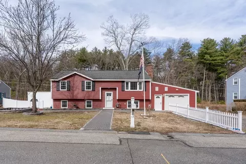 55 Gagnon Rd, Lowell, MA 01854