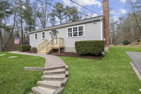 50 Carmel St, Middleboro, MA 02346