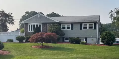 16 Acorn Dr, Randolph, MA 02368
