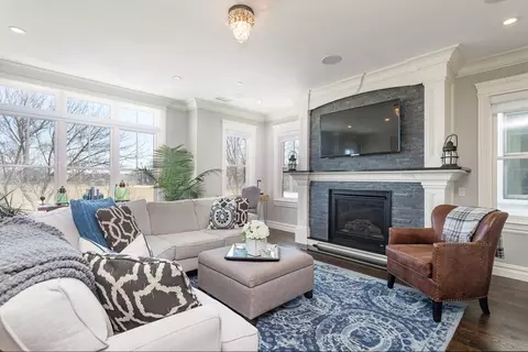 3 M St #4, Boston, MA 02127