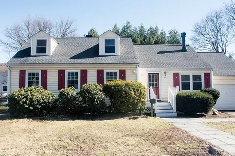 71 Elinor Rd, Newton, MA 02461