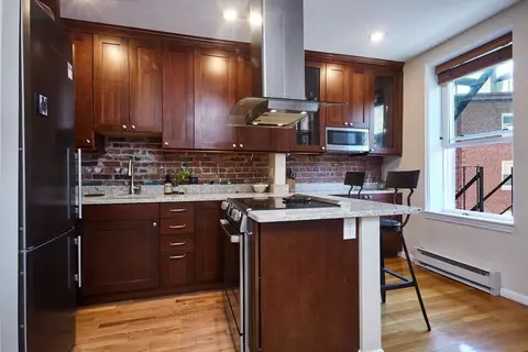32 Fleet St #6, Boston, MA 02113