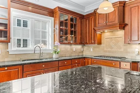 5 Mackintosh Ave, Needham, MA 02492 photo 8