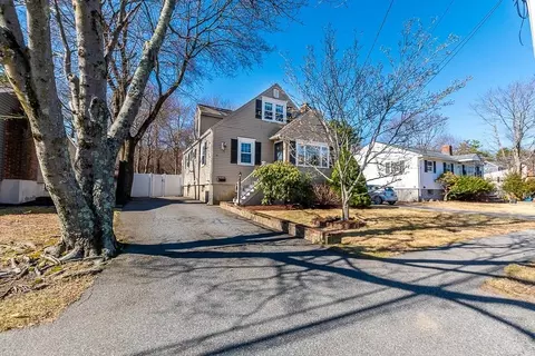 71 Vincent Rd, Dedham, MA 02026 photo 4
