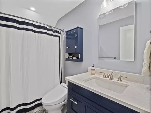 Bath - 2 Leaning Elm #2, Reading, MA 01867 photo 2 of 2