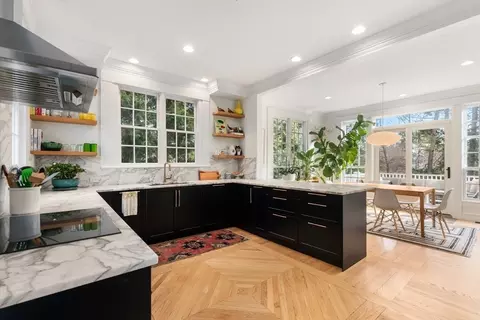 423 Walnut St, Brookline, MA 02445 photo 9