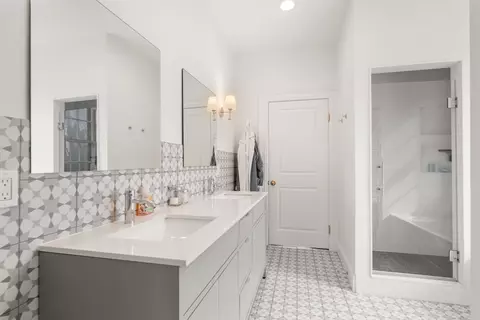 423 Walnut St, Brookline, MA 02445 photo 17
