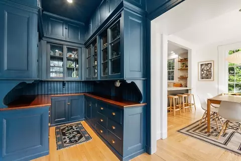 423 Walnut St, Brookline, MA 02445 photo 8