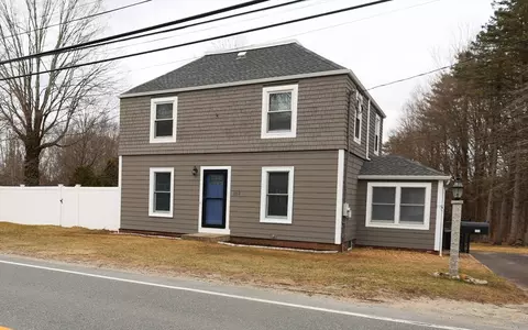 152 Central St, Georgetown, MA 01833 photo 2