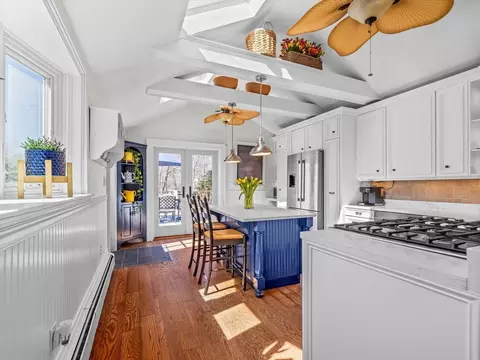 Kitchen - 428 Washington St, Canton, MA 02021 photo 2 of 3