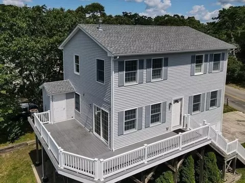 Exterior - 75 Shore Ave, Wareham, MA 02571 photo 1 of 8