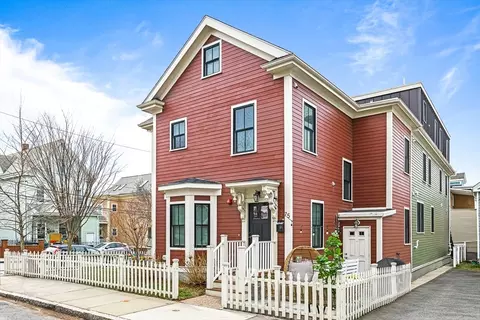 75 Rush St #3, Somerville, MA 02145