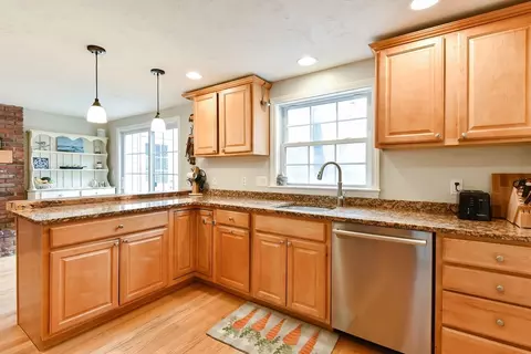 38 Central St, Acton, MA 01720 photo 4