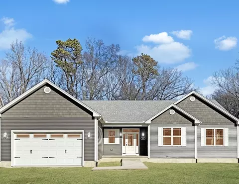 109 Crystalbrook Dr, Springfield, MA 01118
