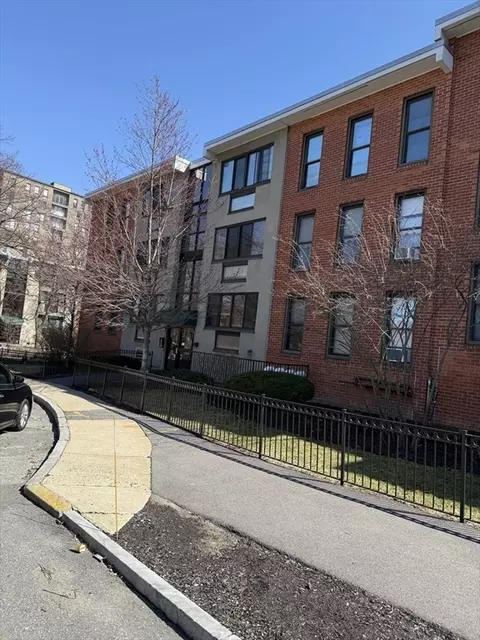 18 Juniper St #52, Brookline, MA 02445 photo 16