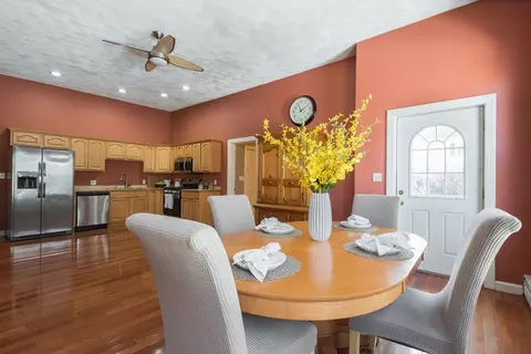 24 Union St #B, Rockland, MA 02370