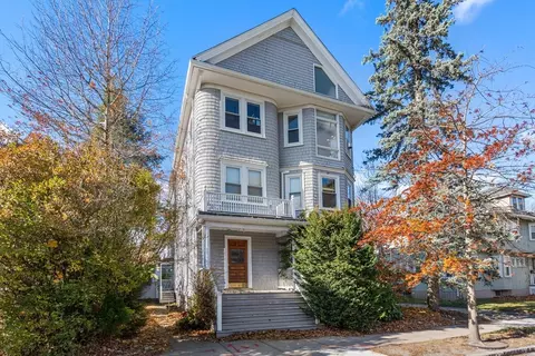 675 Hammond St #3, Brookline, MA 02445